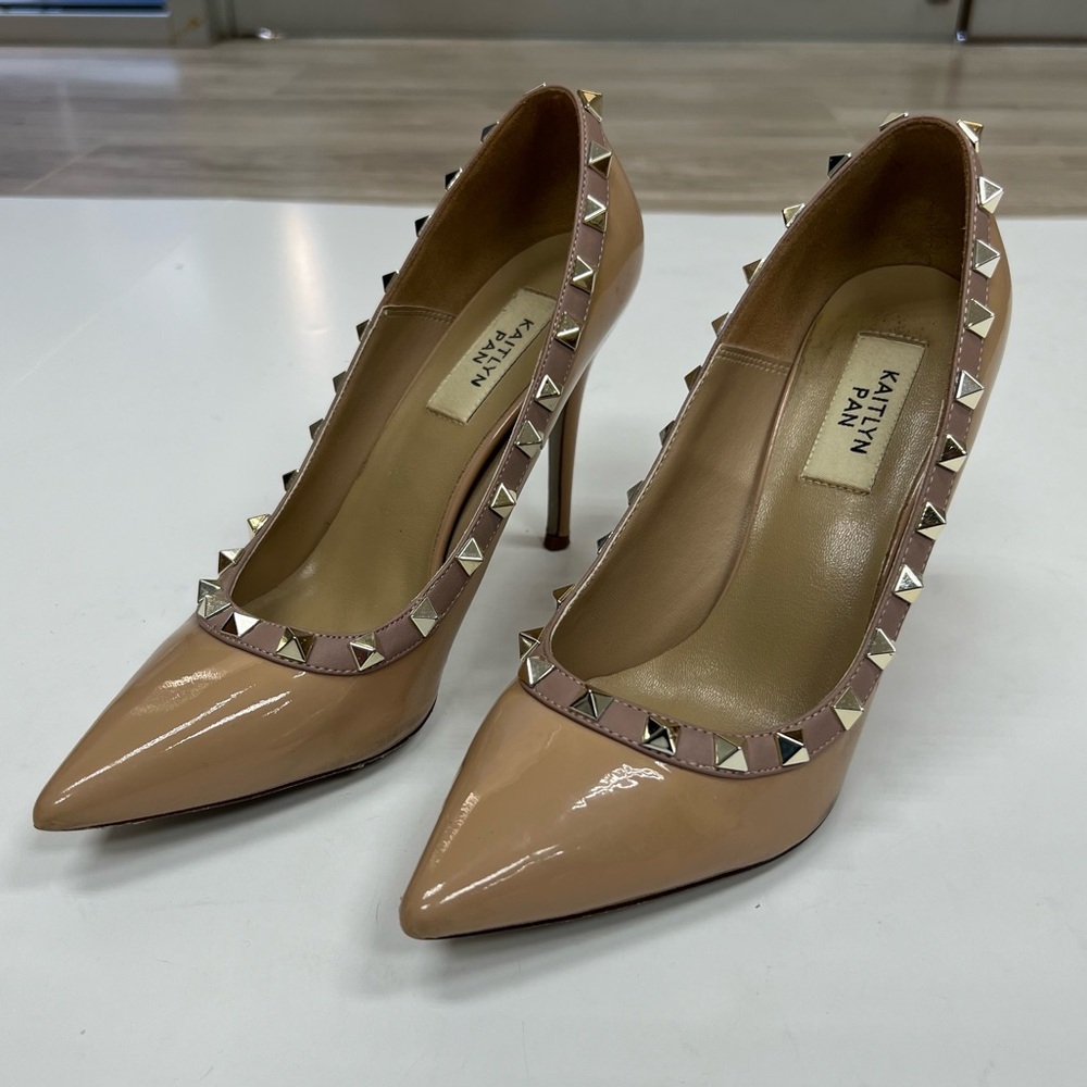 Kaitlyn Pan Tan Studded High Heel Pumps Size 7.5